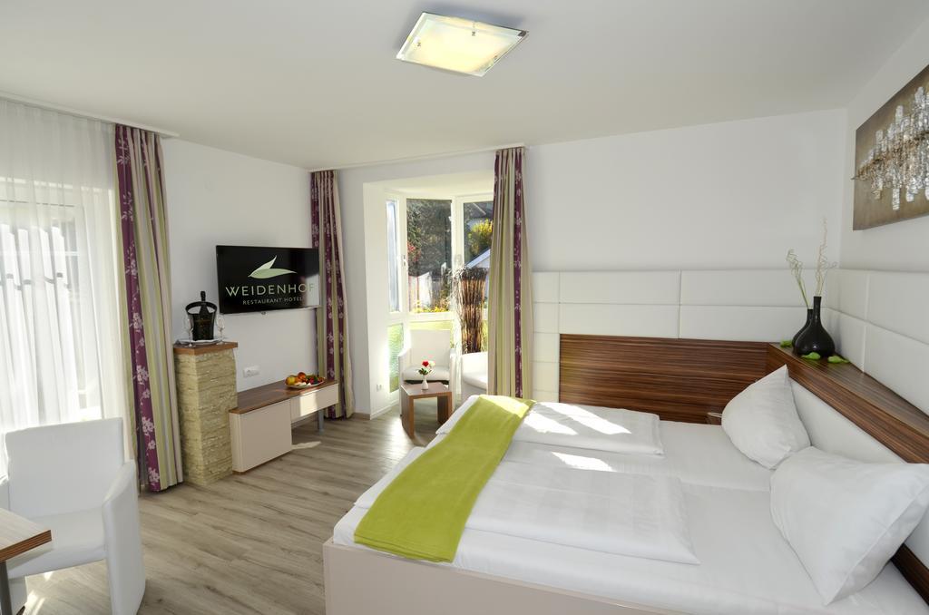 Hotel Weidenhof Клагенфурт Екстериор снимка