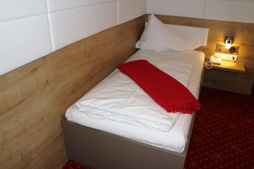 Hotel Weidenhof Клагенфурт Екстериор снимка